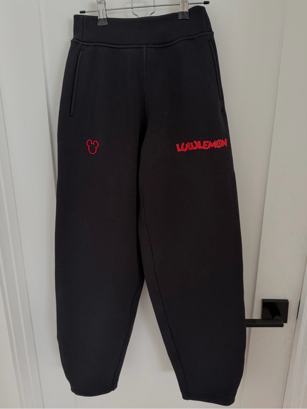 Disney x Lululemon Heavyweight Fleece Mickey Mouse Sweatpants Black Large EUC